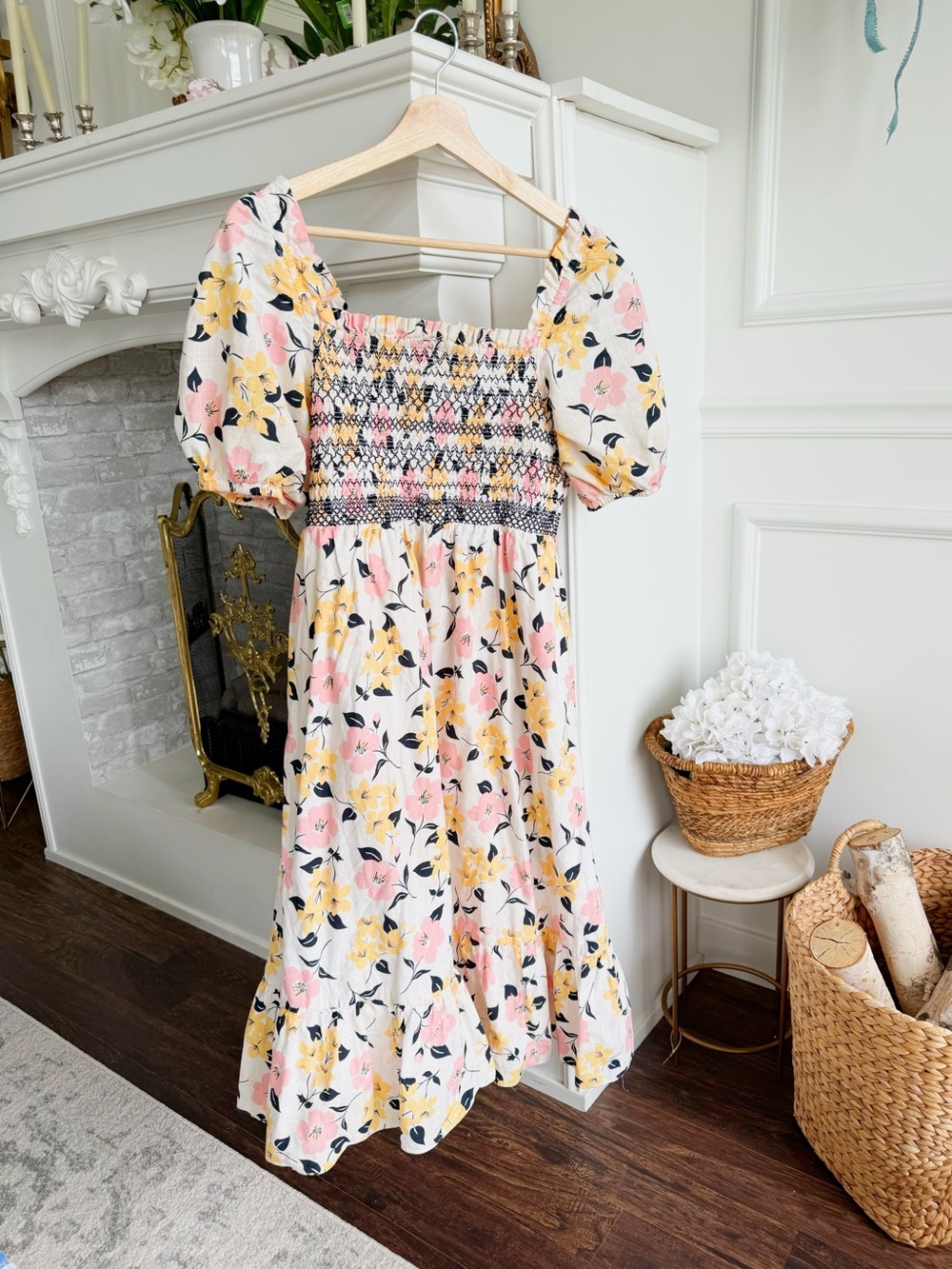 Kate Spade Lily Blooms smocked floral dress, like new. Sz M